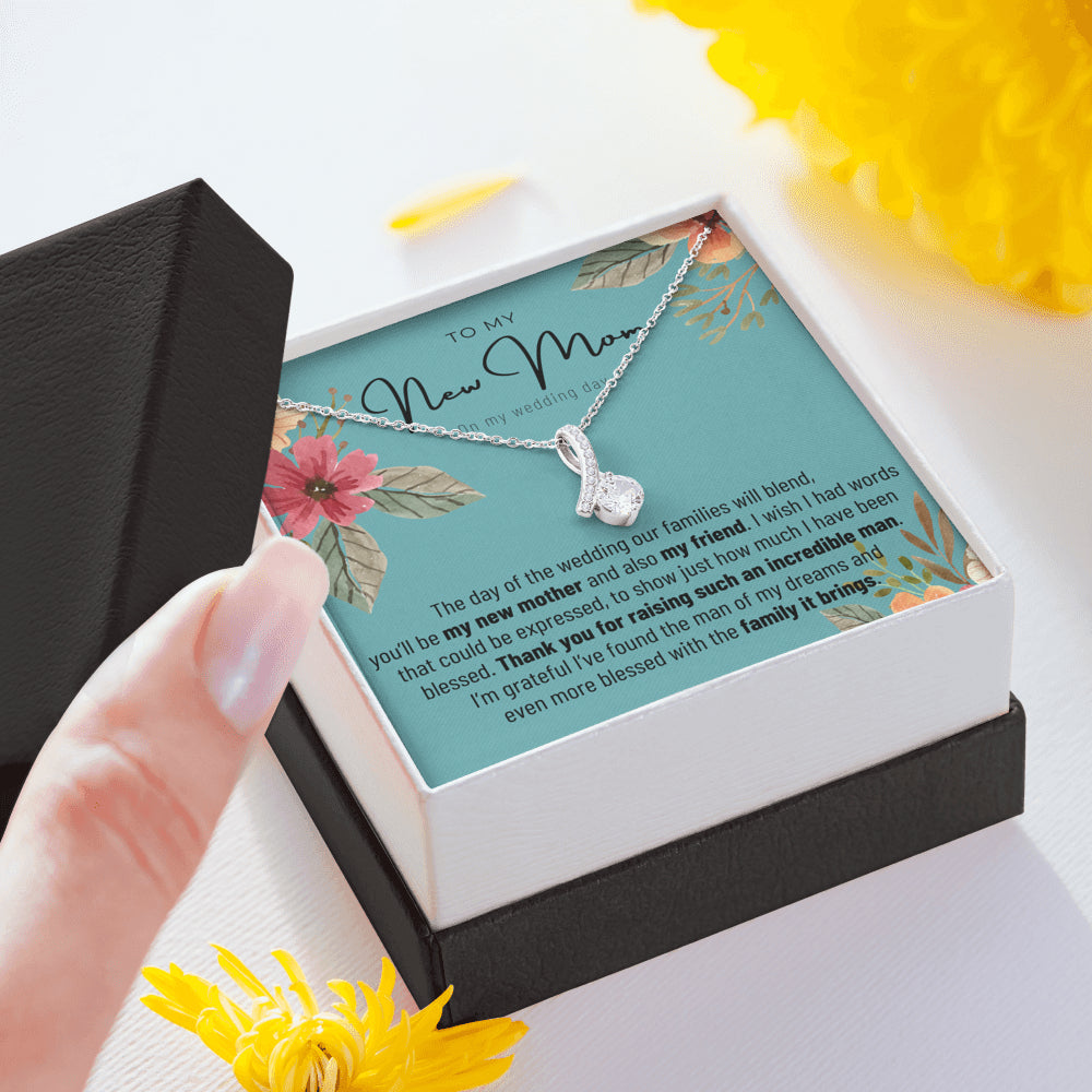 4 ALLURING BEAUTY Necklace